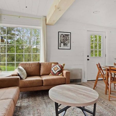 Charming & Freshly Restored Farmhouse 1 Mile From Center Of Stowe Eksteriør bilde
