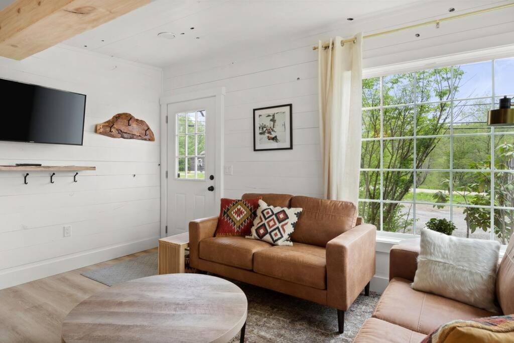 Charming & Freshly Restored Farmhouse 1 Mile From Center Of Stowe Eksteriør bilde